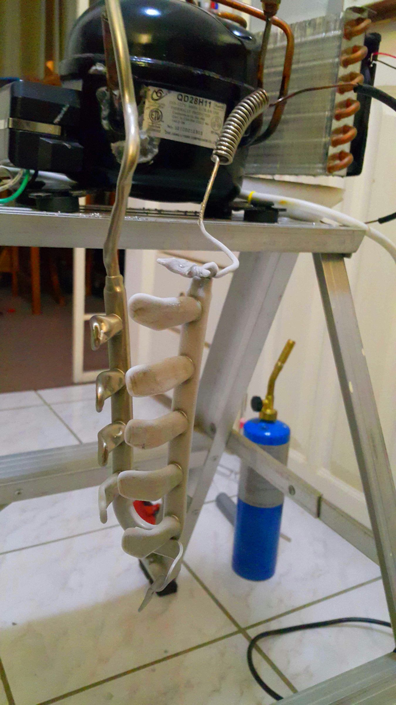 Repairing a Broken Refrigerant Line. 7 Steps (with Pictures