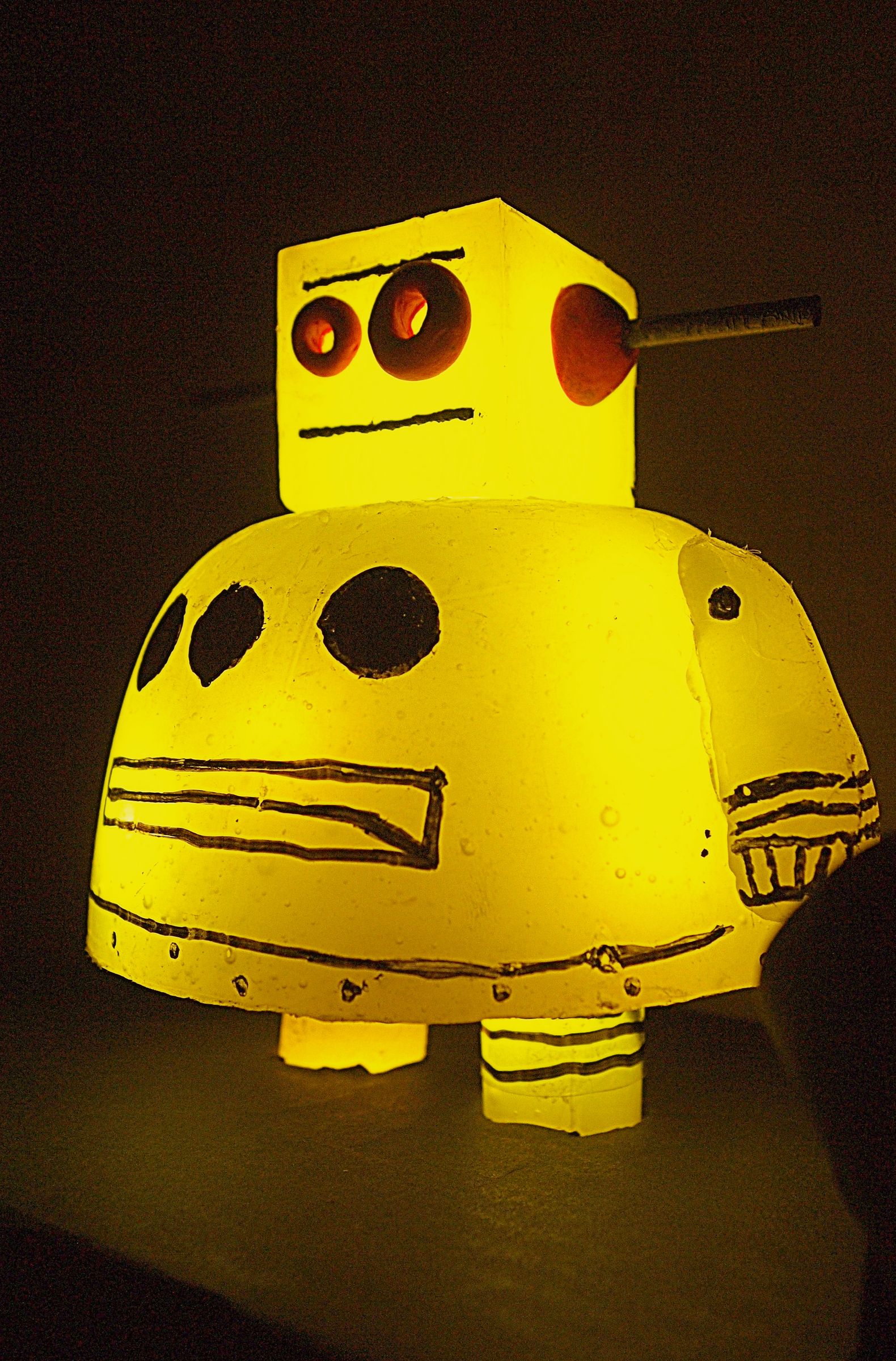 Hot Glue Casting: Instructables Robot {L.E.D. Backlit}