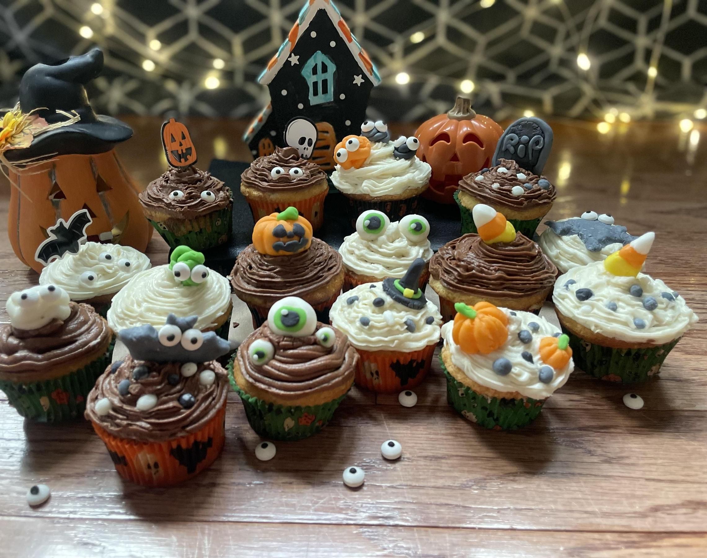 Spooky Cupcakes (With a Twist)!