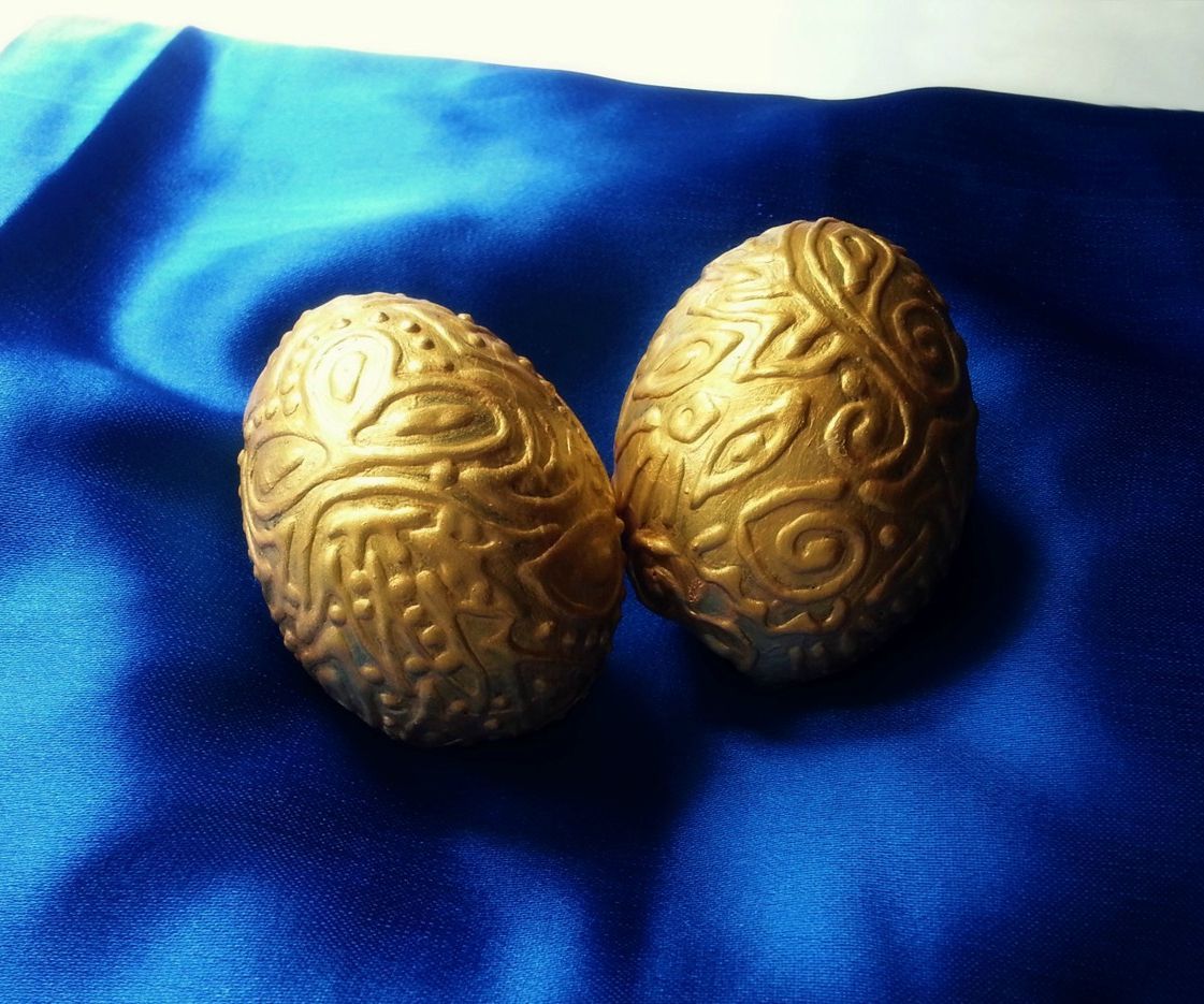 DIY Gold Embossed Eggs