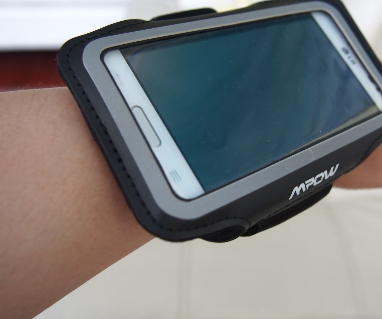 Convert Smartphone to a Smartwatch for Under $10, Easy DIY