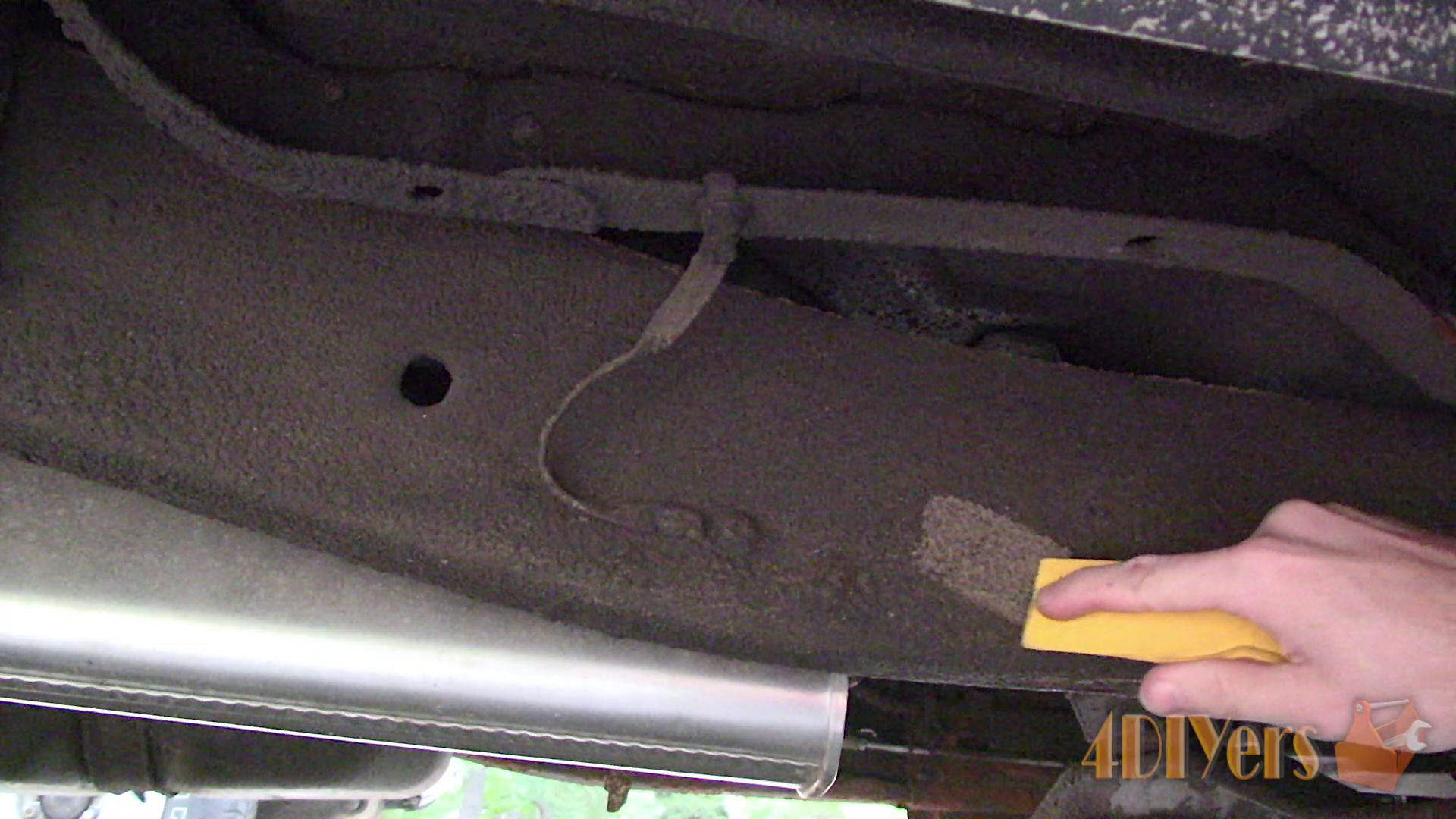 How to Clean Up a Rusty Frame on a Budget : 9 Steps - Instructables