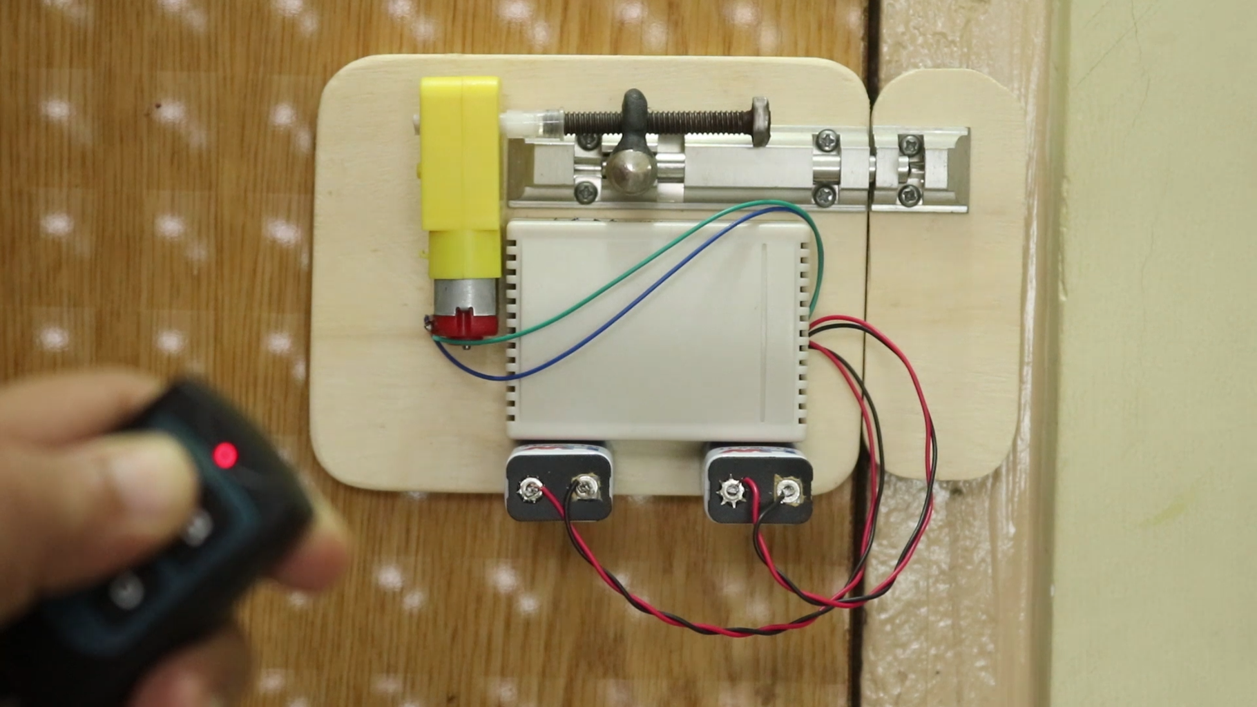 Remote Control Lock : 12 Steps (with Pictures) Circuit Diagram
