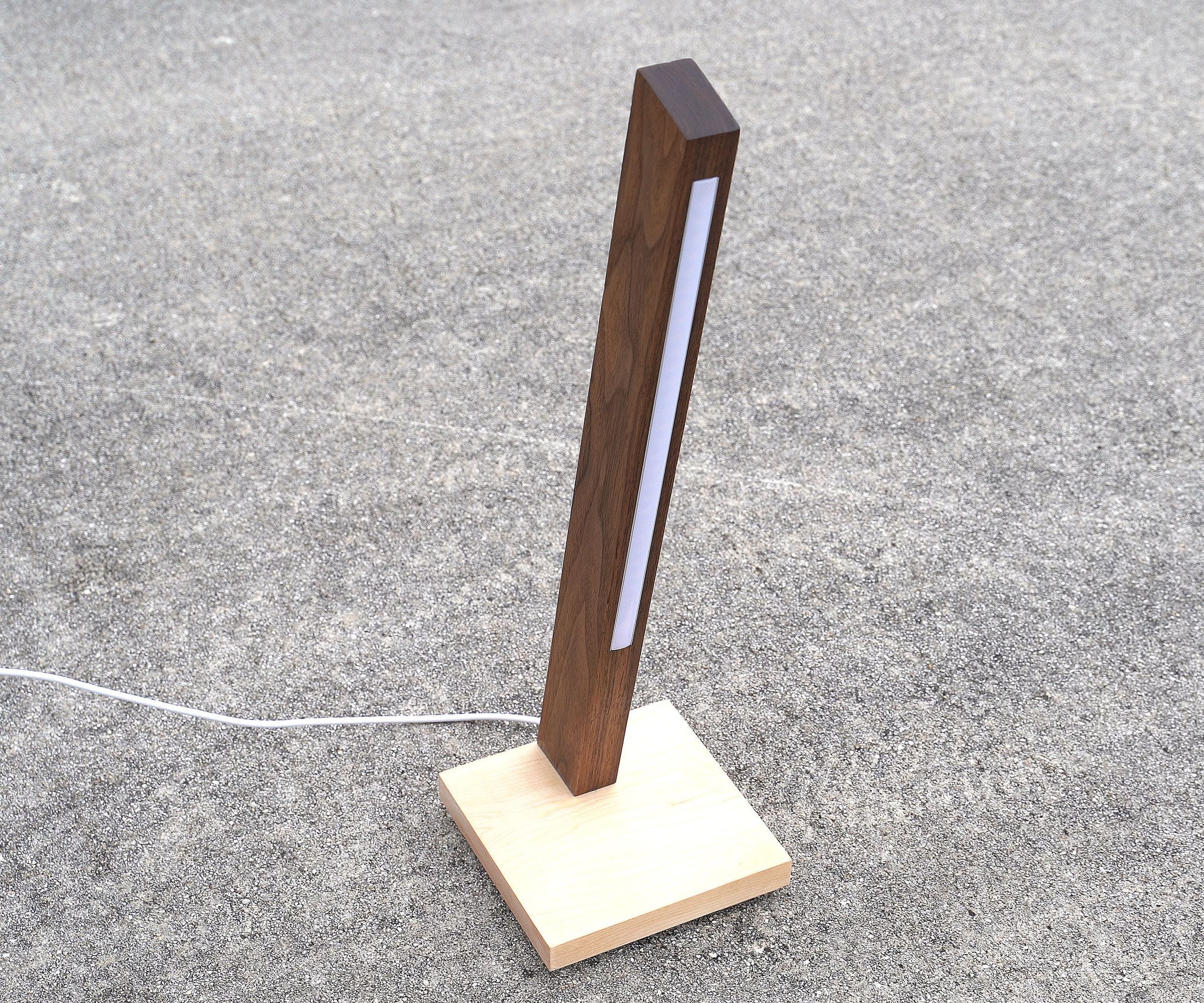 LED LAMP With Hidden Wireless Charger