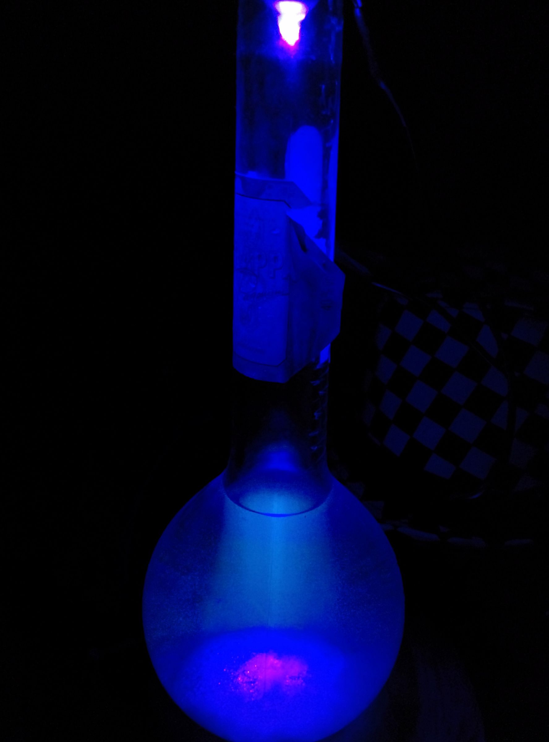 Fluorescent Tonic Water Lamp 5 Steps Instructables