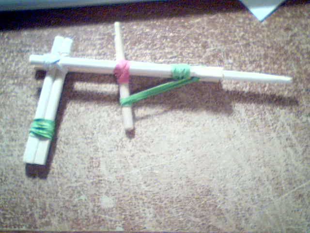 Rubber Band Gun - Pistol Style (Chopsticks and RubberBand)