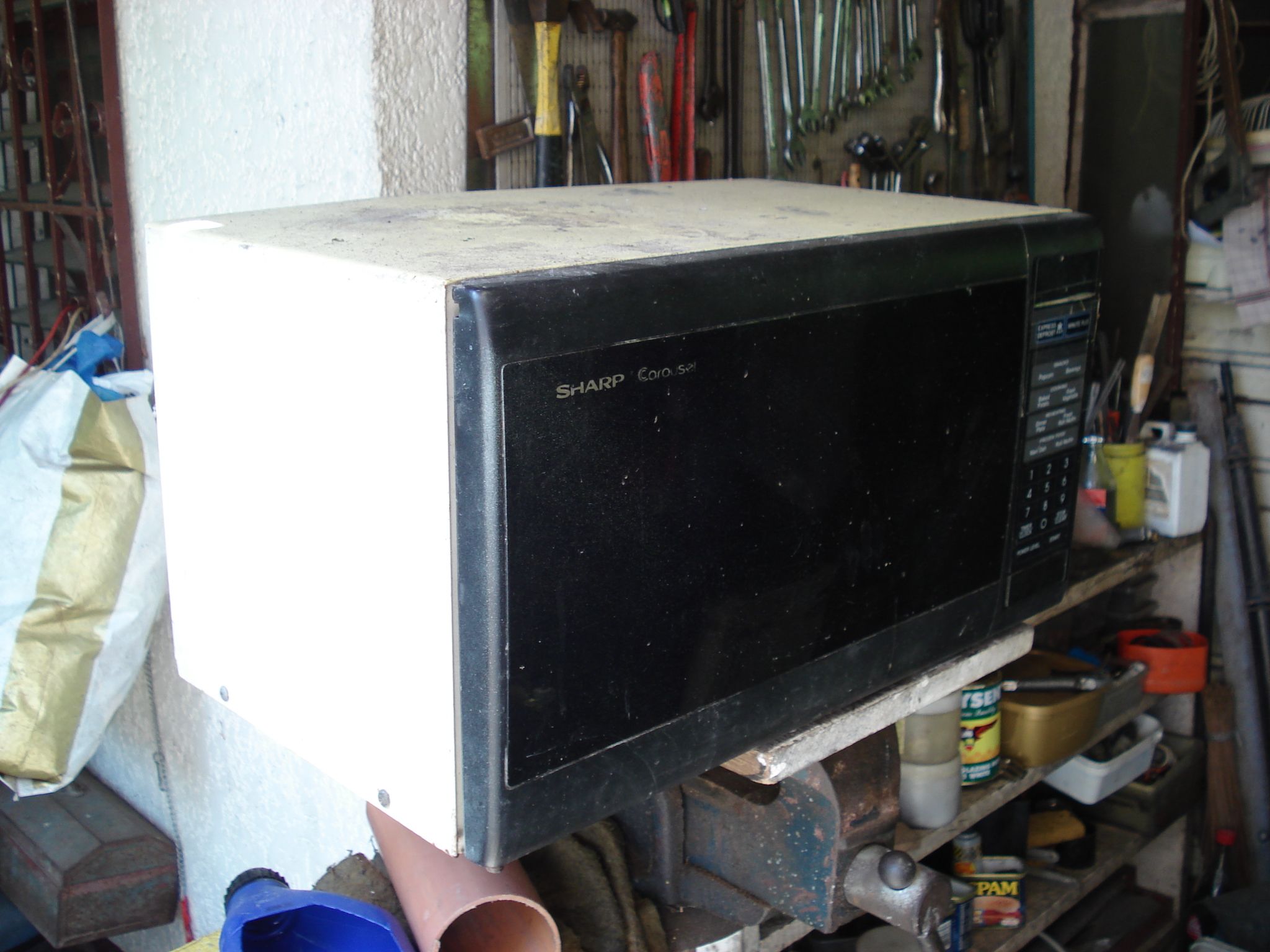Build a Small Electric Fan From a Scrap Microwave Oven 3 Steps