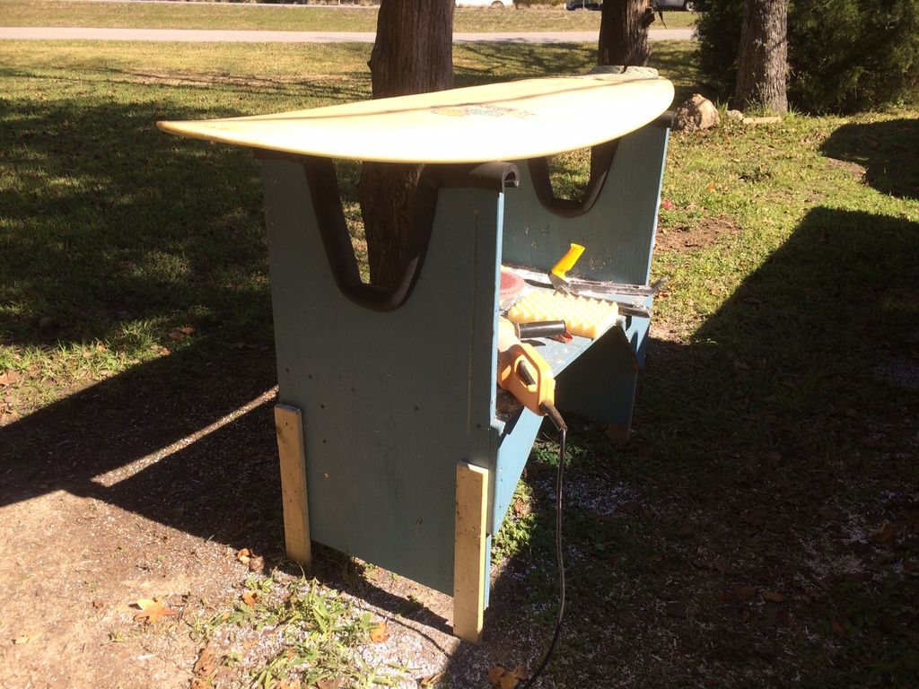 25 SURFBOARD SHAPING RACK