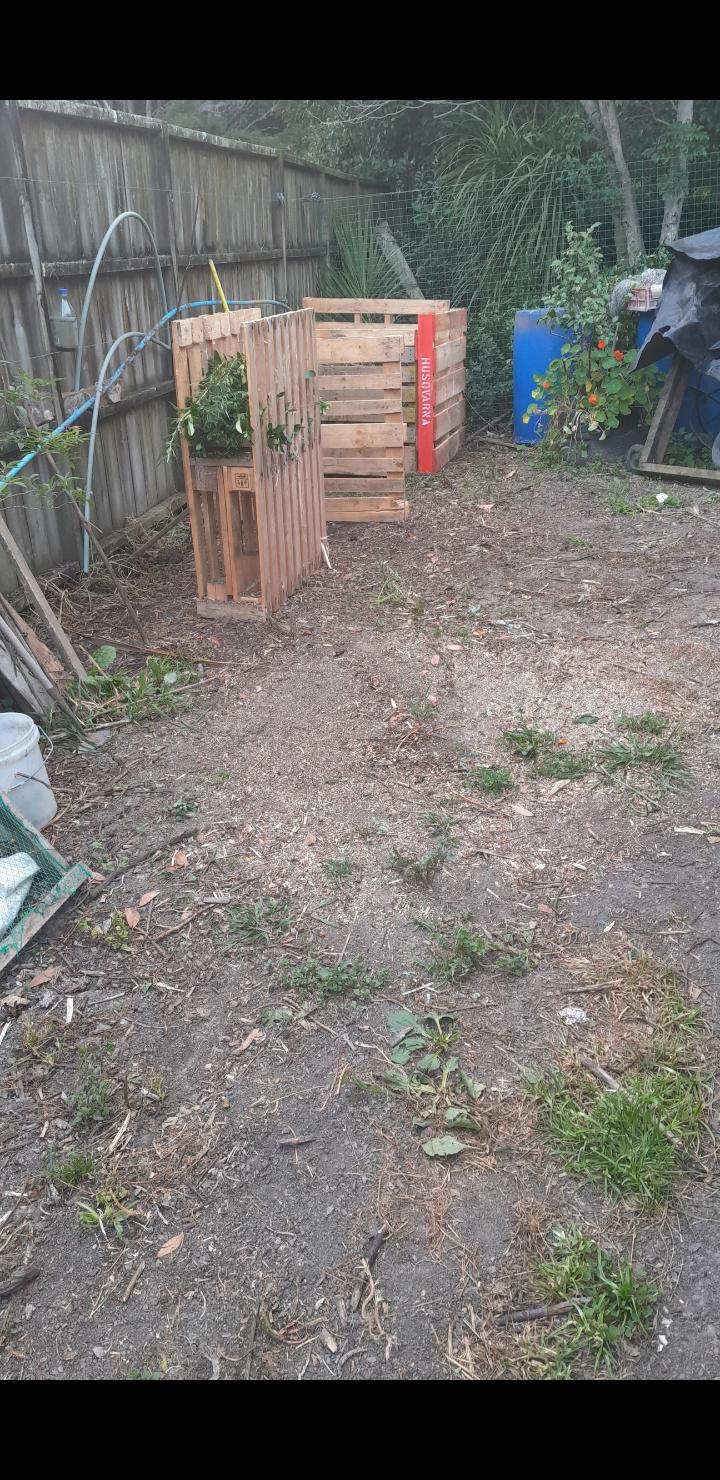 DIY Pallet and Chainsaw Mulching Rack - for Easy Vegetation Shredding and Firewood Log Cutting