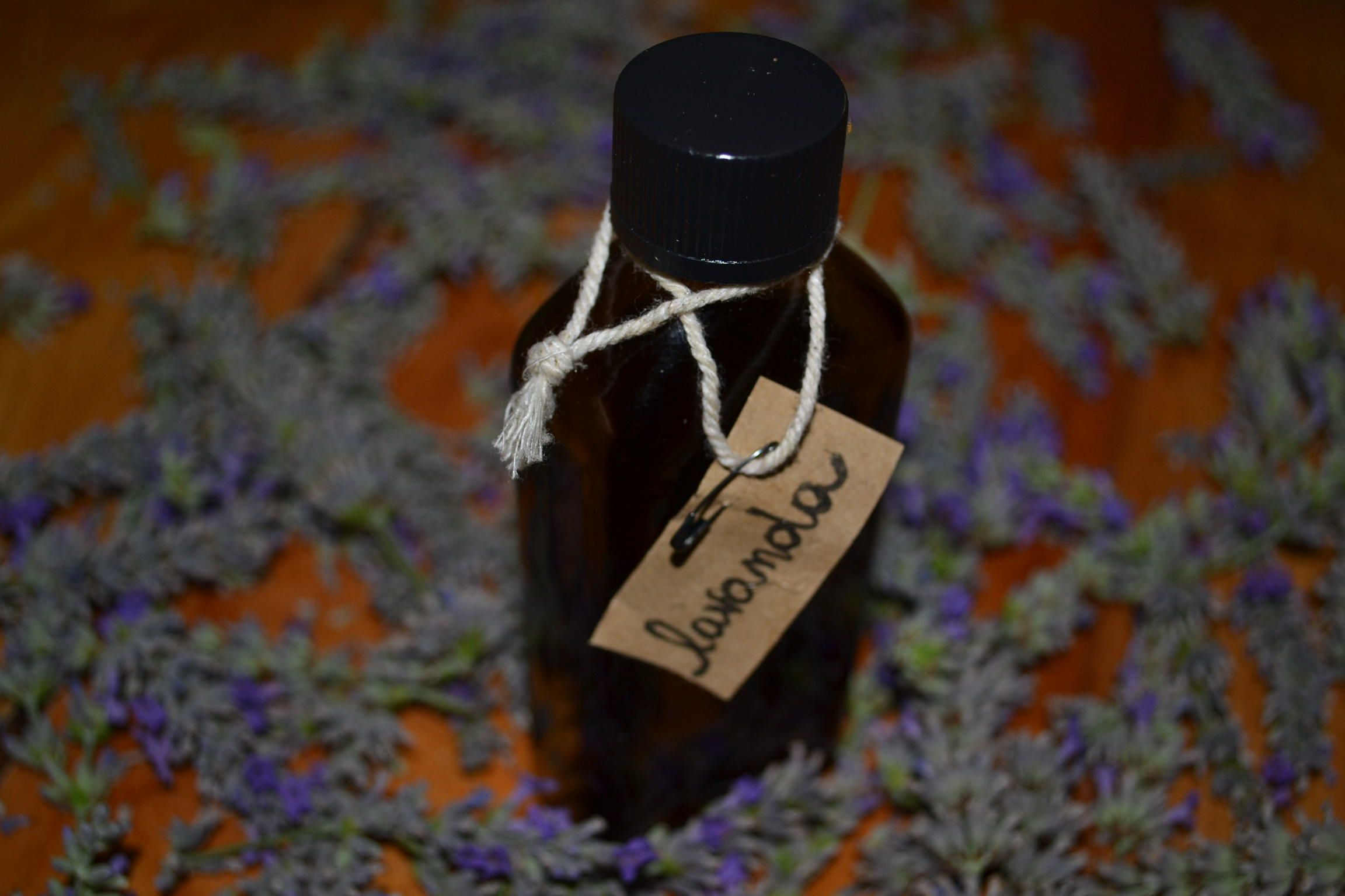 ✿ LAVENDER OIL ✿
