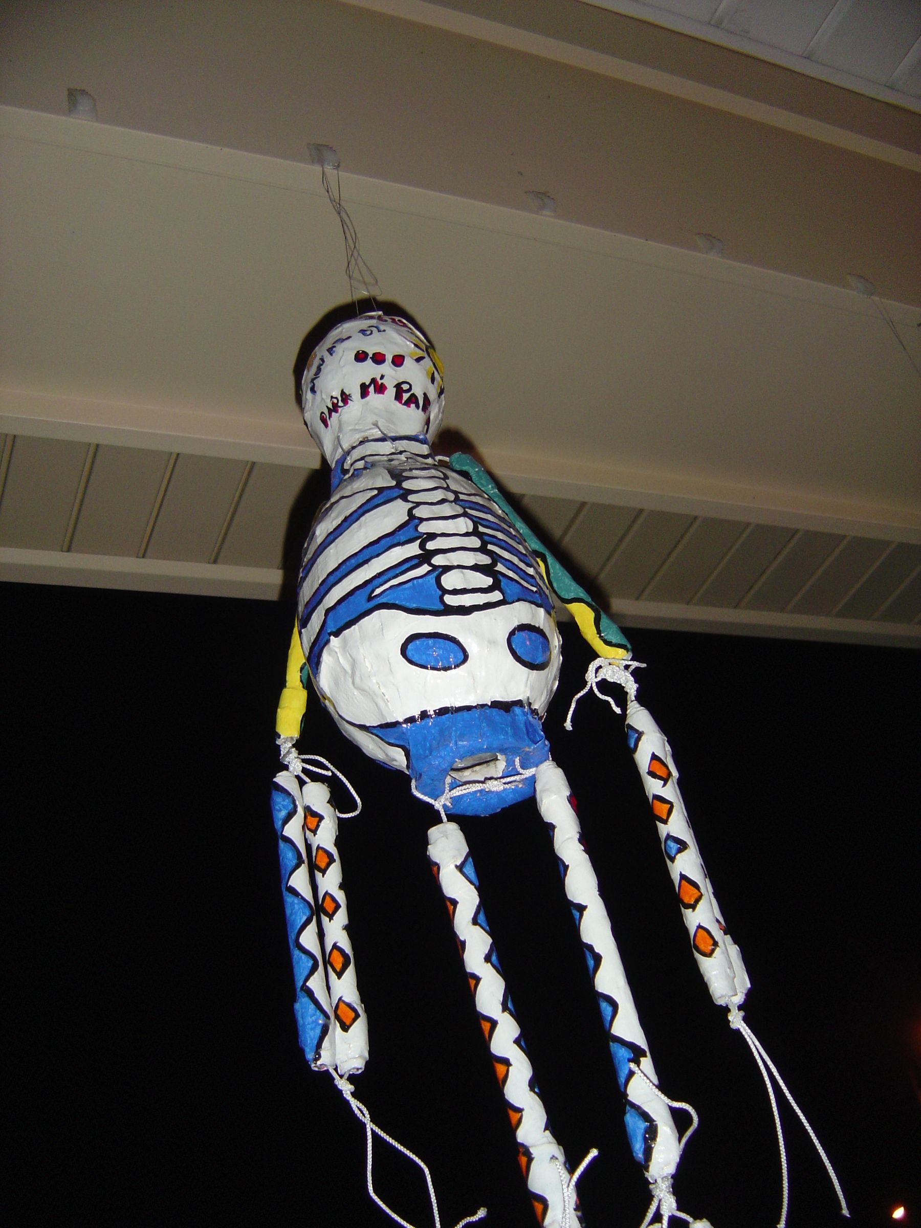 How to Make a Papier Mache Dia De Los Muertos Esqueleto