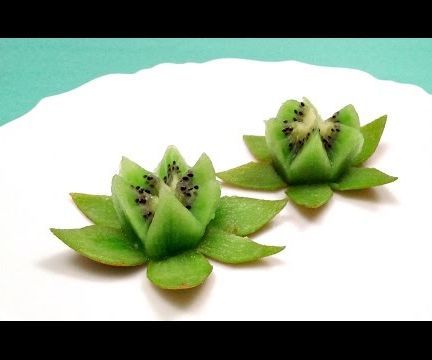 How to Make a Lotus Flower With a Kiwi in 1 Minute