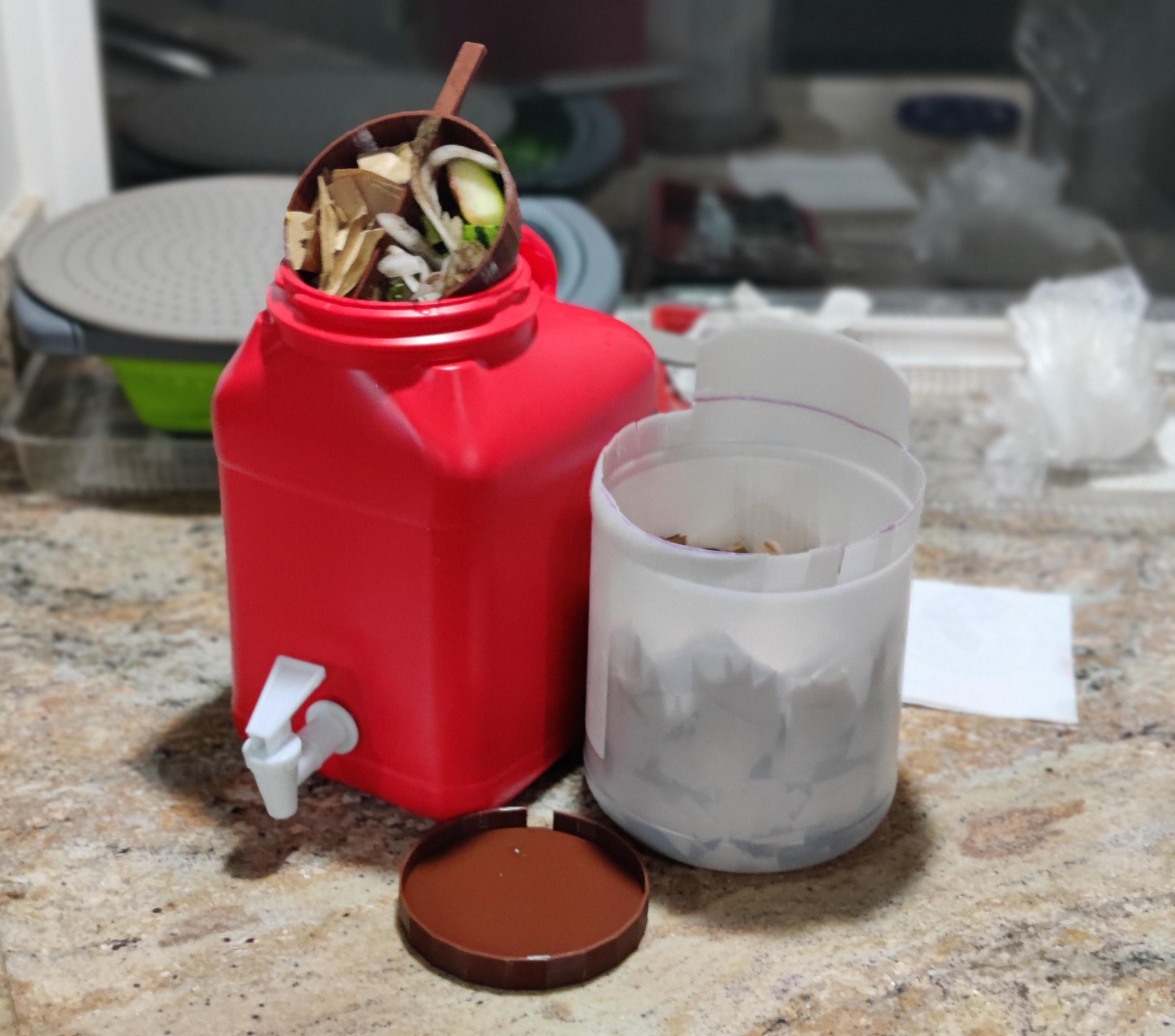 DIY Kitchen Compost System (With Brown Waste/Green Waste Balancing Cup)