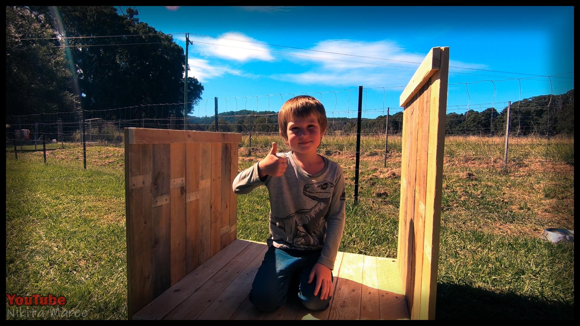 how do you build a dog kennel