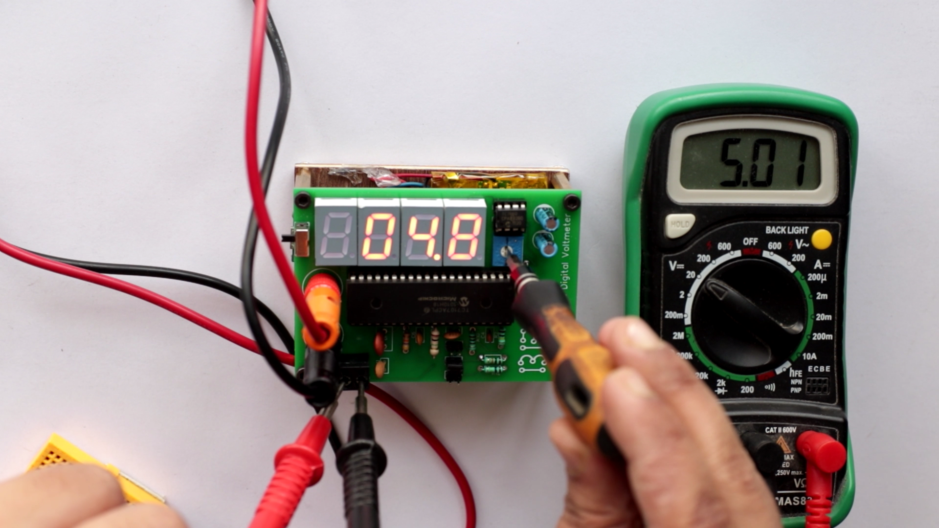 Rechargeable Digital Voltmeter Using ICL7107 ADC : 7 Steps (with