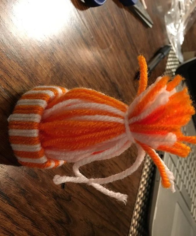 Christmas Hats (Yarn)