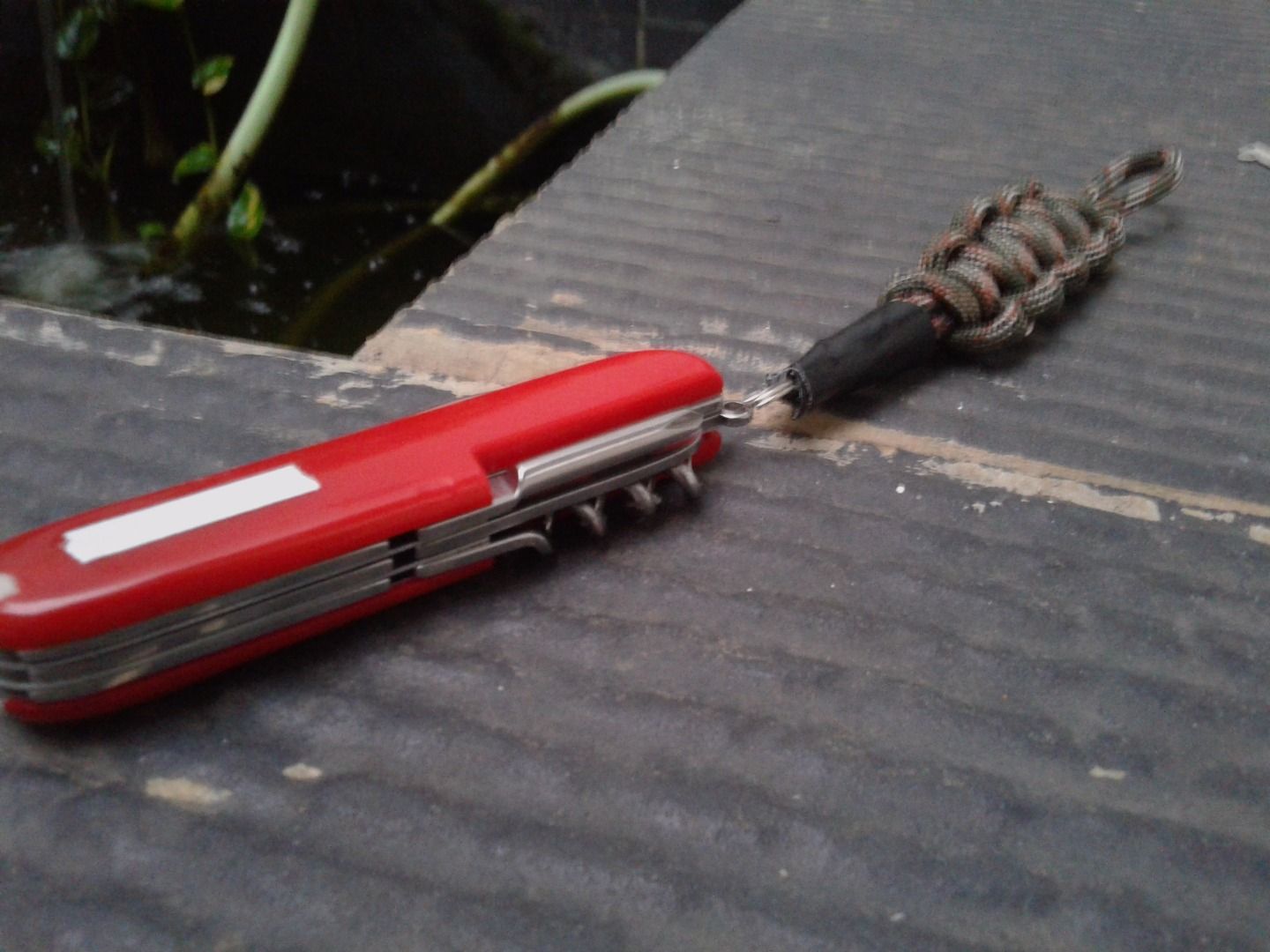 DIY Paracord MultiTool Belt Hanger