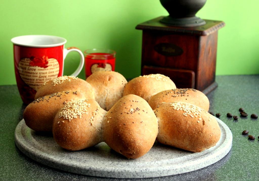 Quick Wholewheat Bread Rolls