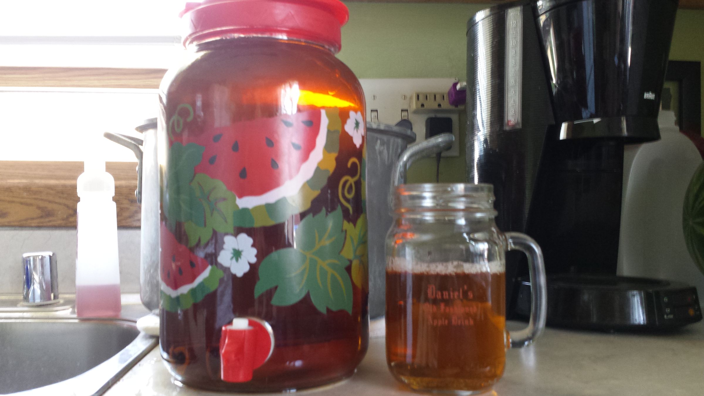 Old-Fashioned Apple Drink