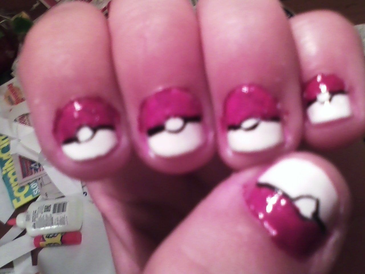 Pokeball Fingernails