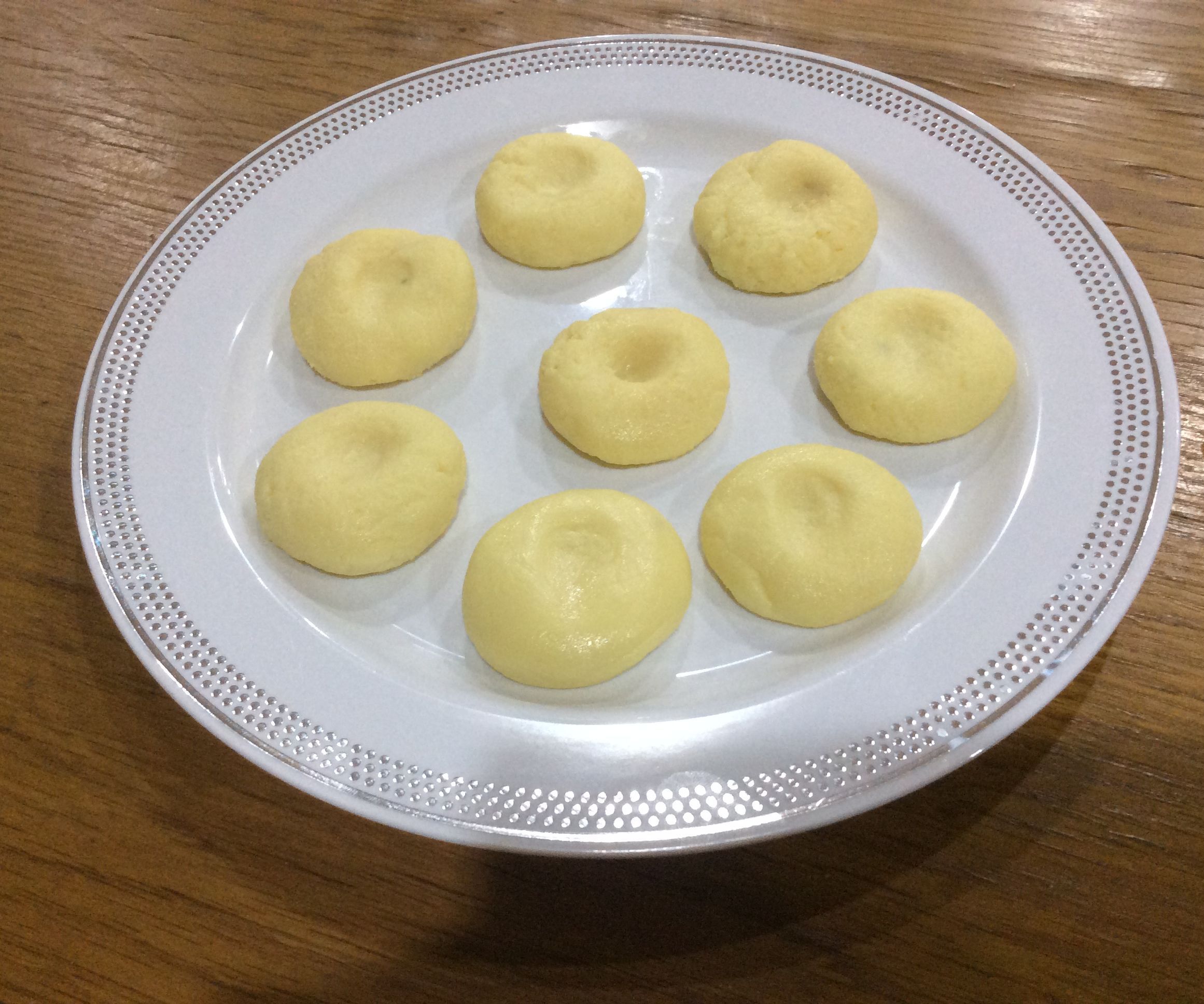 Microwave Peda (Indian Milk Sweet)