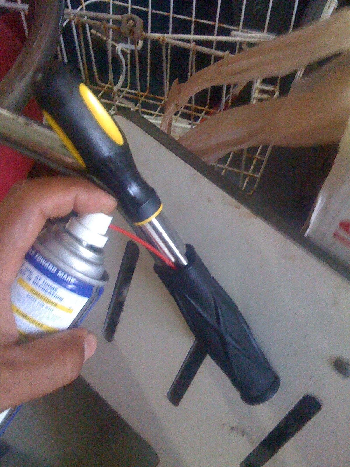 How to Remove Your Handlebar Grips in One Piece 3 Steps Instructables