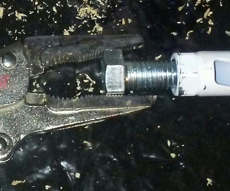 Using Hole Saw Without Arbor 3 Steps Instructables