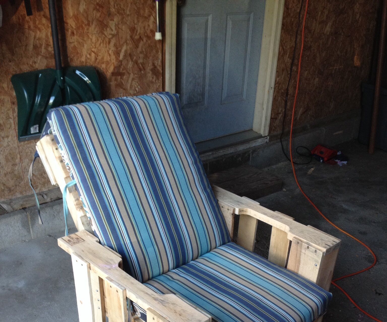 Back Deck Pallet Chair