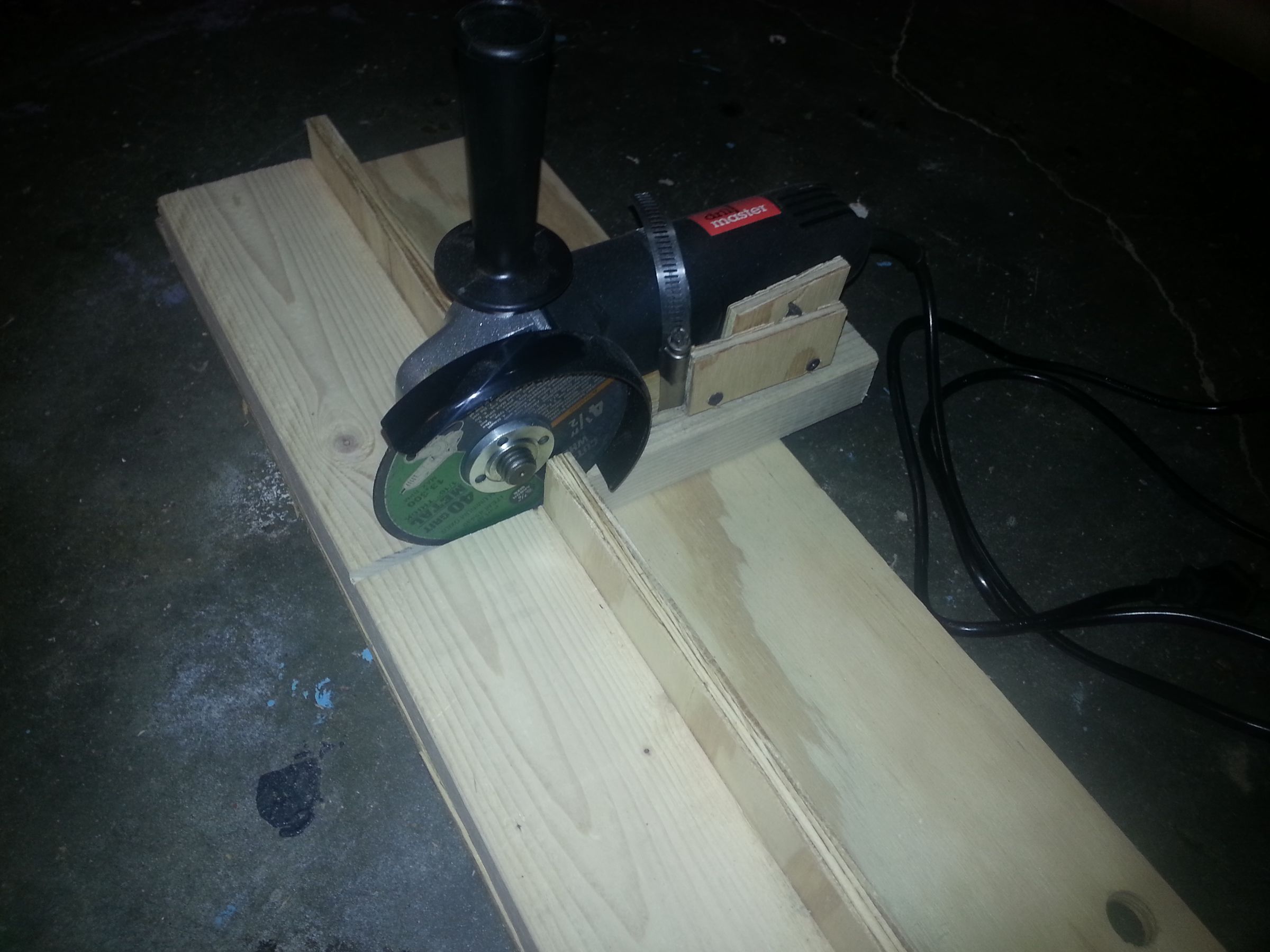 Metal Chop Saw From Grinder Made of Wood 5 Steps (with Pictures