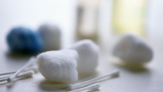 You Need: Lemon Oil and Cotton or Ear Stick