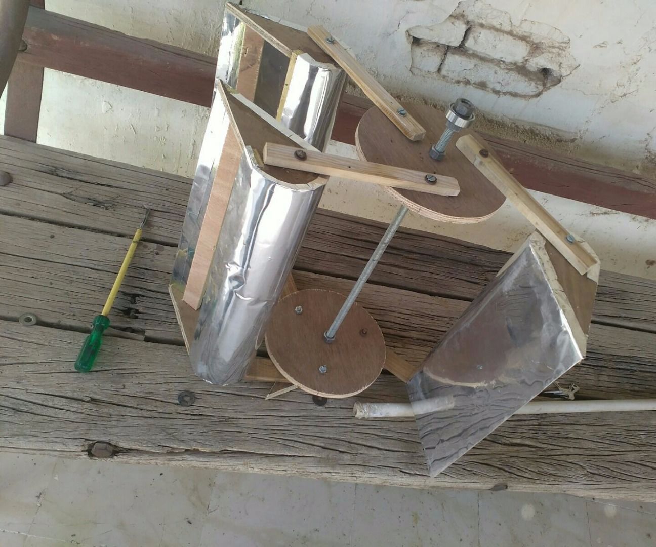 HOMEMADE WINDPOWER GENERATION ON HIGHWAY BY VEHICLE 