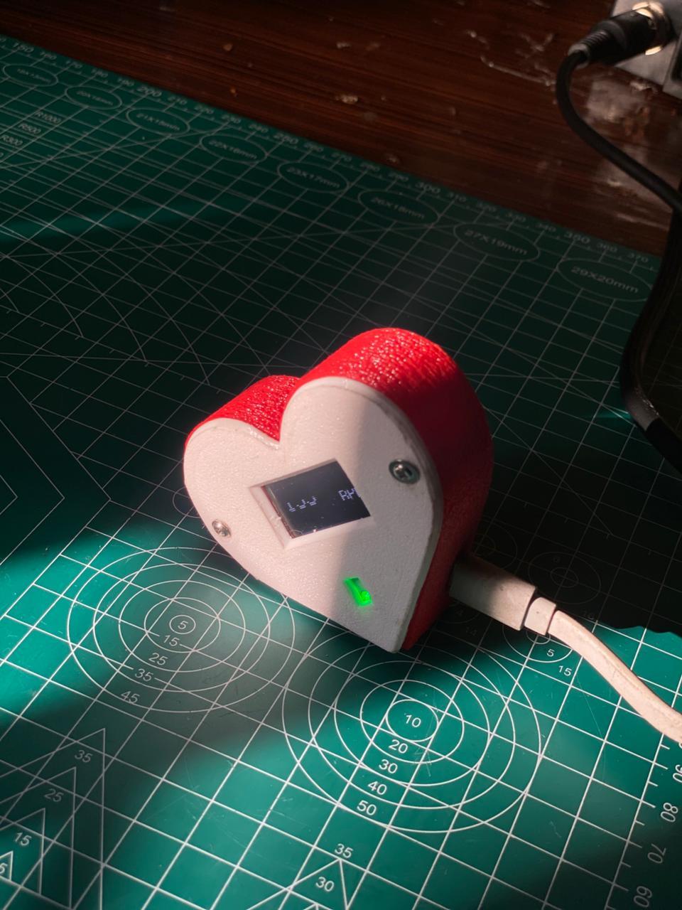 ❤️📟 BPM (Heart Rate) Monitoring System With Custom 3D-Printed Heart-Shaped Case