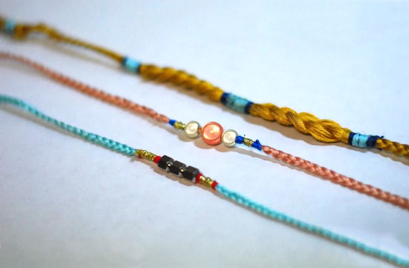 Friendship Bracelet Tutorials-how to Make a Bracelet With String in Easy Ways