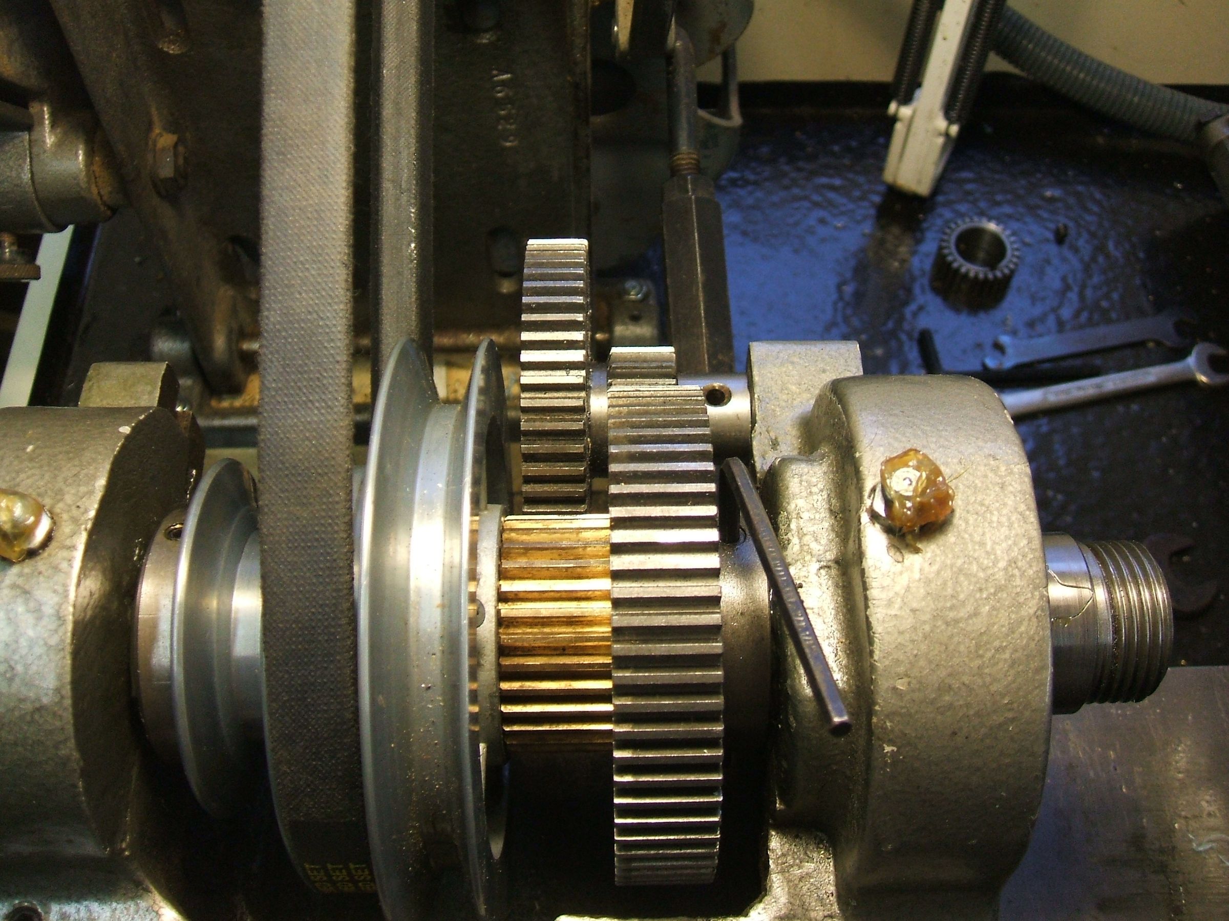 Stripping a Myford ML10 Lathe (Speed 10) Headstock Taper Roller