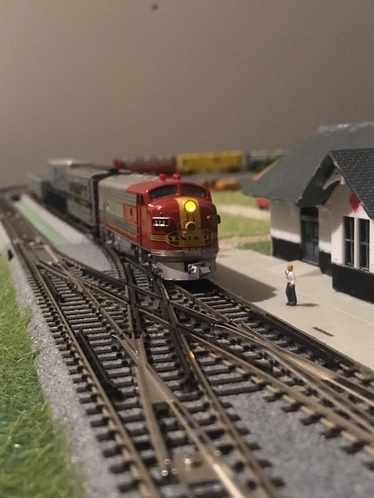 N Scale (1160) (TTrak) Model Railroading Tips 6 Steps (with