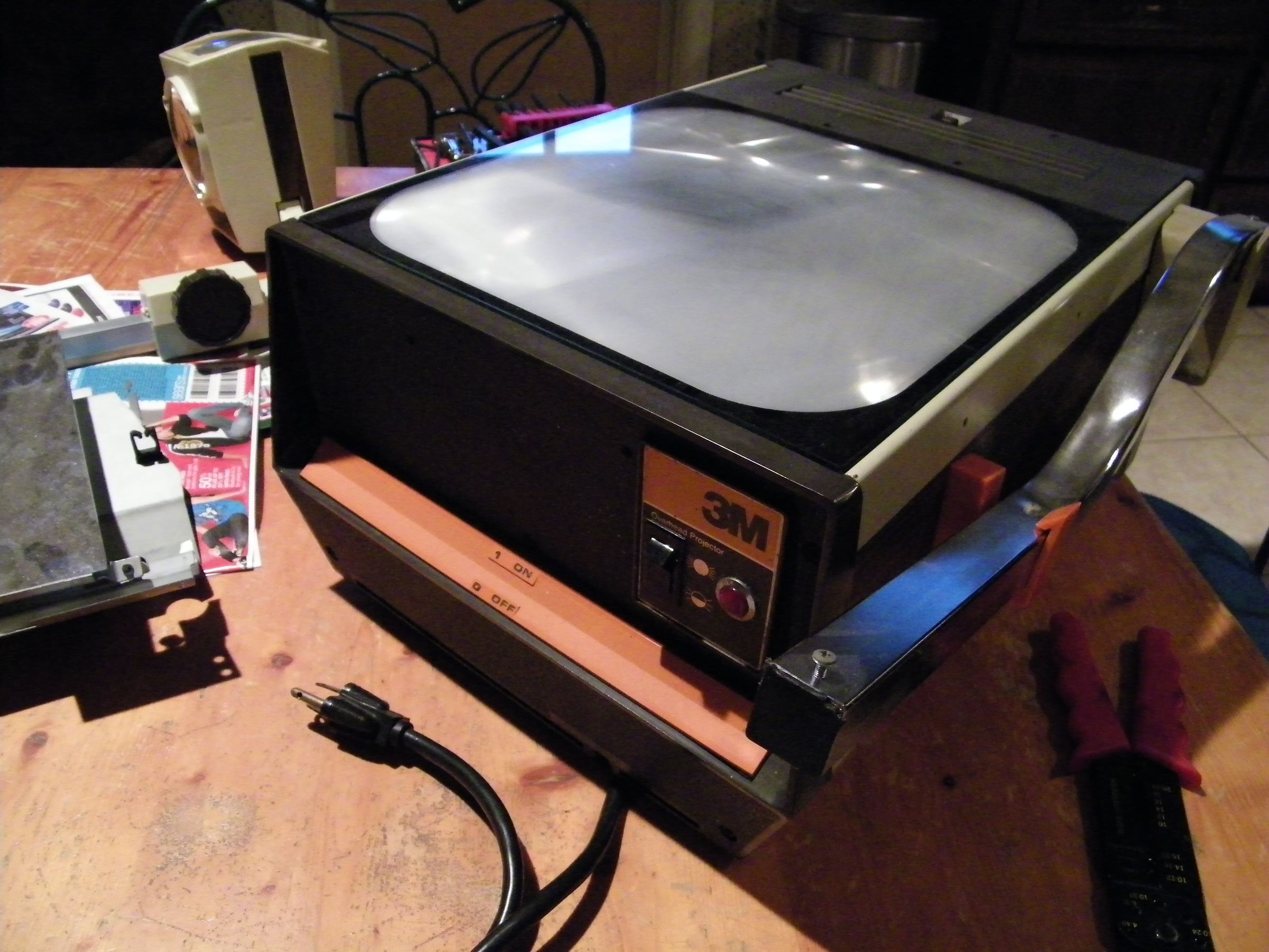 Build an Image Projector/enlarger From an Over Head Projector.