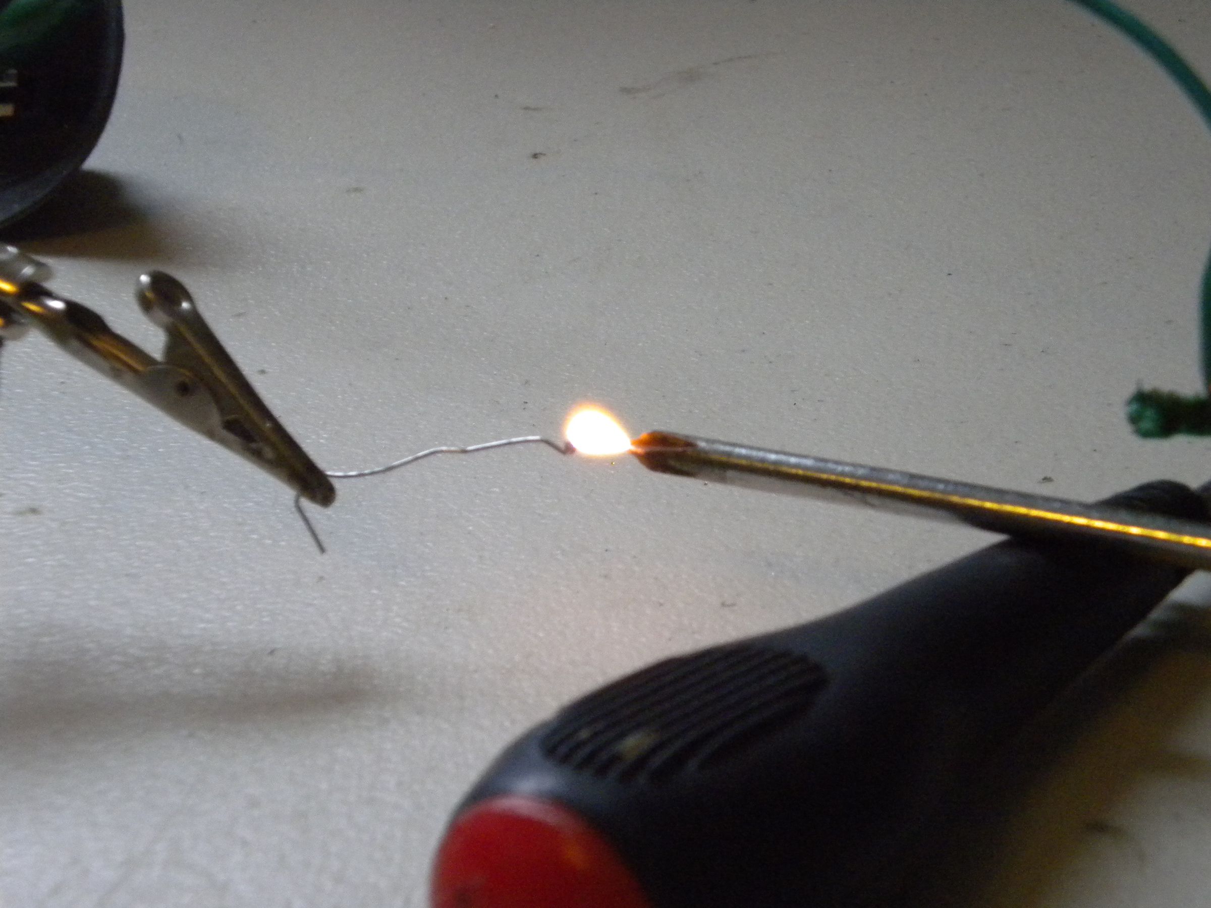 Simple Flyback Driver Gives Powerful Arcs