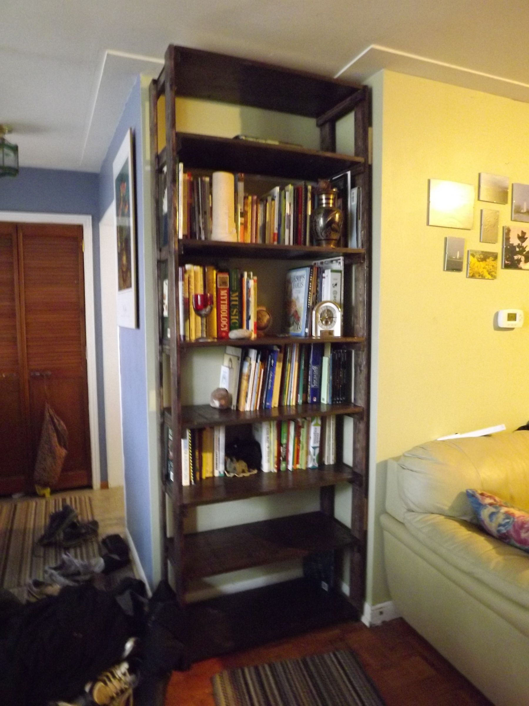 Bookshelf ladder style