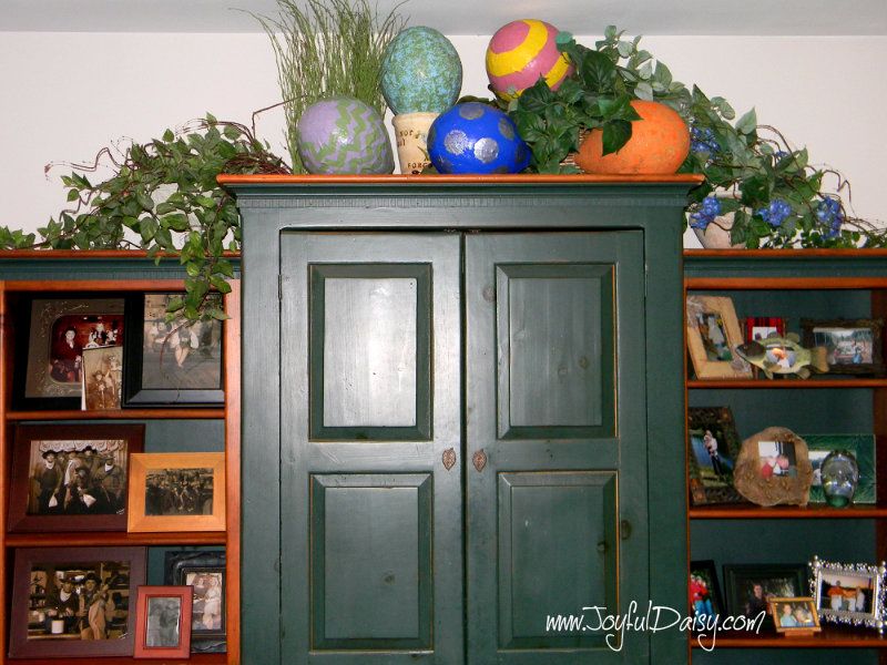 JUMBO PAPER MACHE EGGS