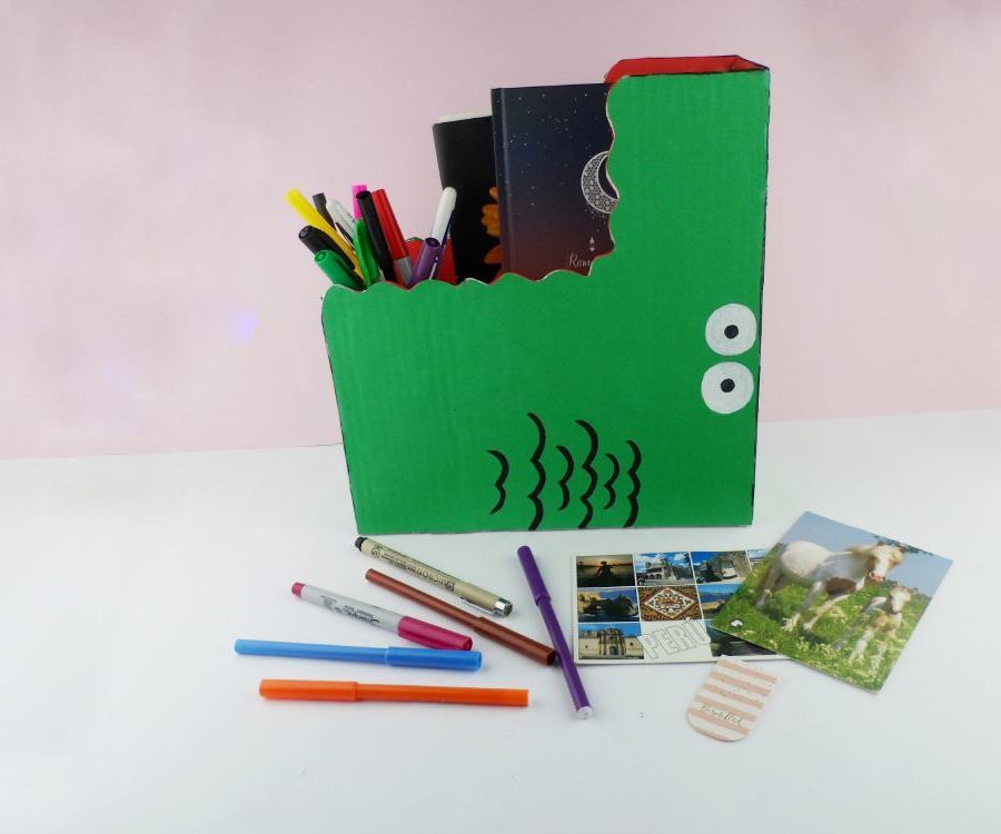 DIY Crocodile - Kids Bookshelf - Organizer