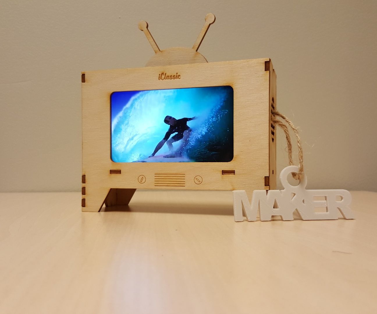 Plywood Smartphone(iPhone6) TV + Back LED Light
