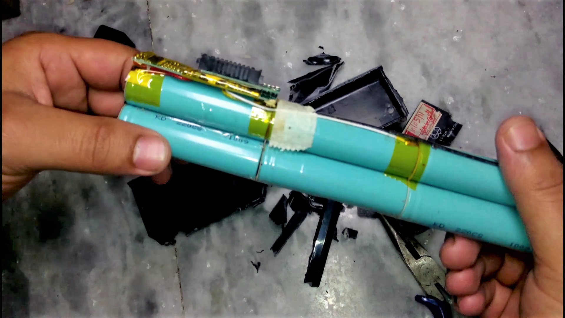 How to Reuse LAPTOP Battery to Make Power Bank for Smartphone ? 6