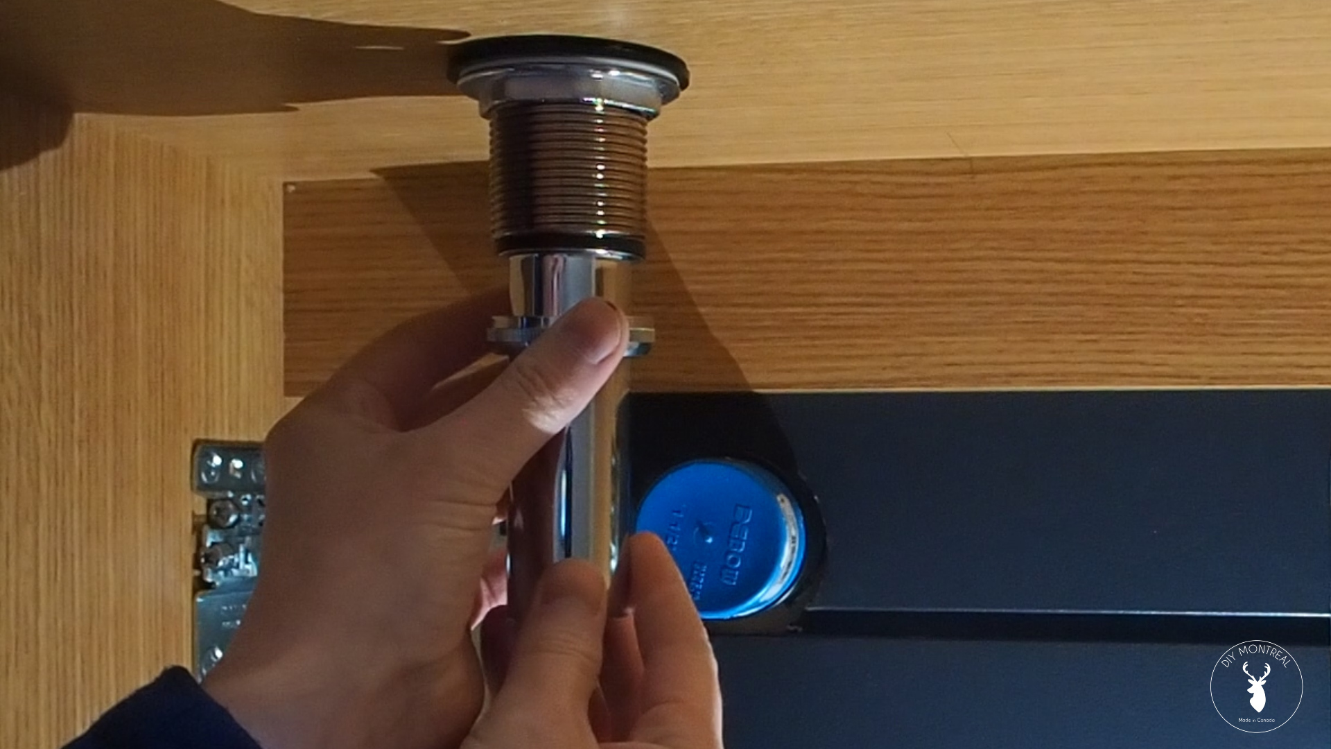 How to Install a Bathroom Sink Drain 4 Steps (with Pictures