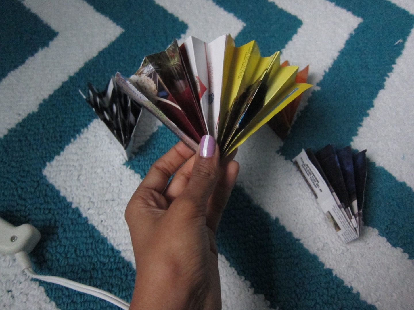 DIY Magazine Wall Decor ) 5 Steps Instructables