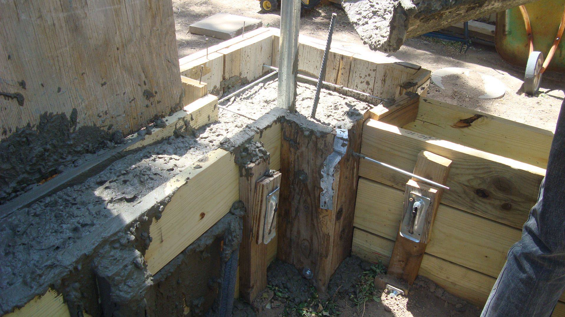 Retaining Wall and Footer/ Pouring Concrete Instructables