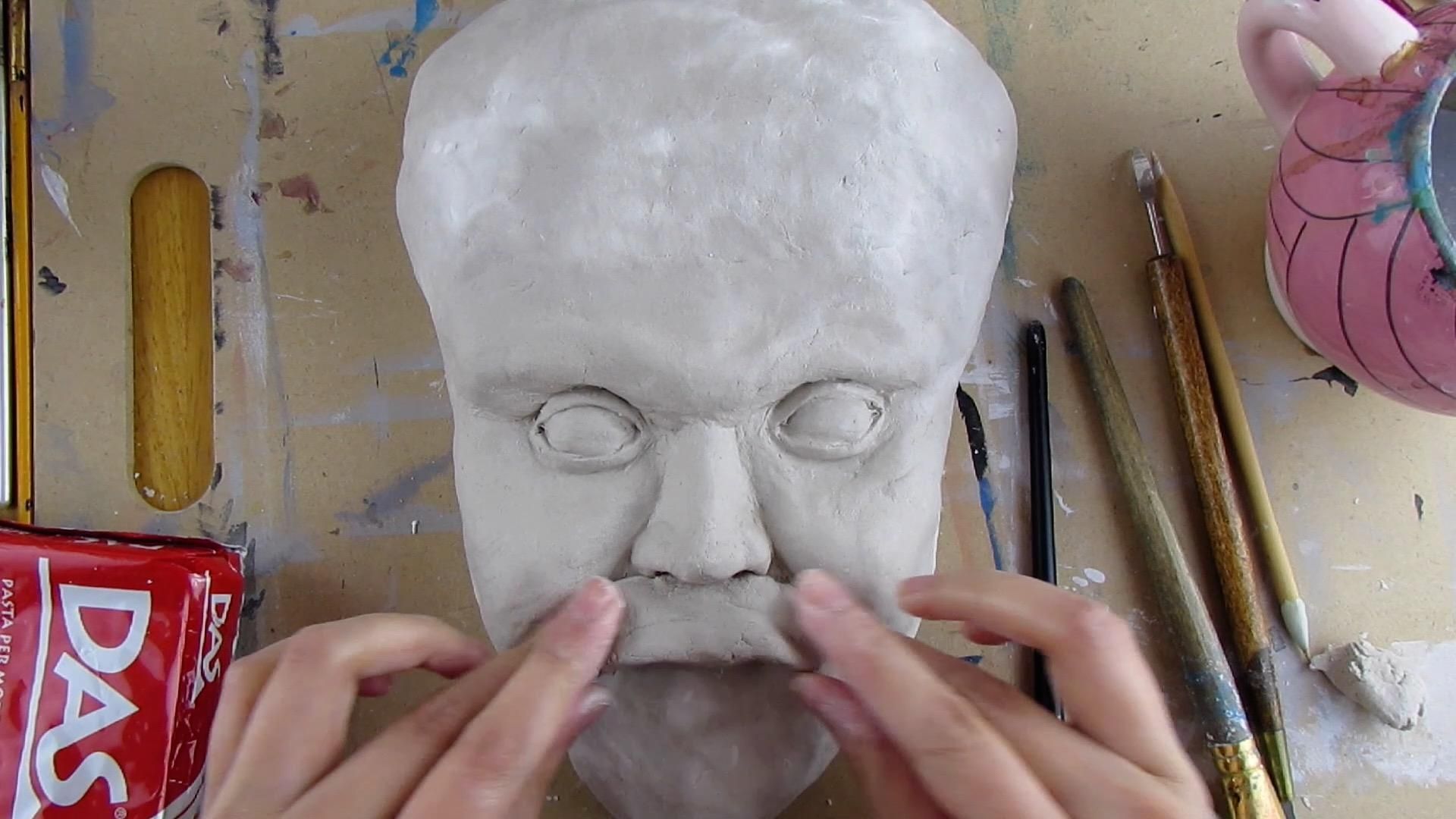 IT Pennywise Paper Mache Wall Decor 5 Steps (with Pictures