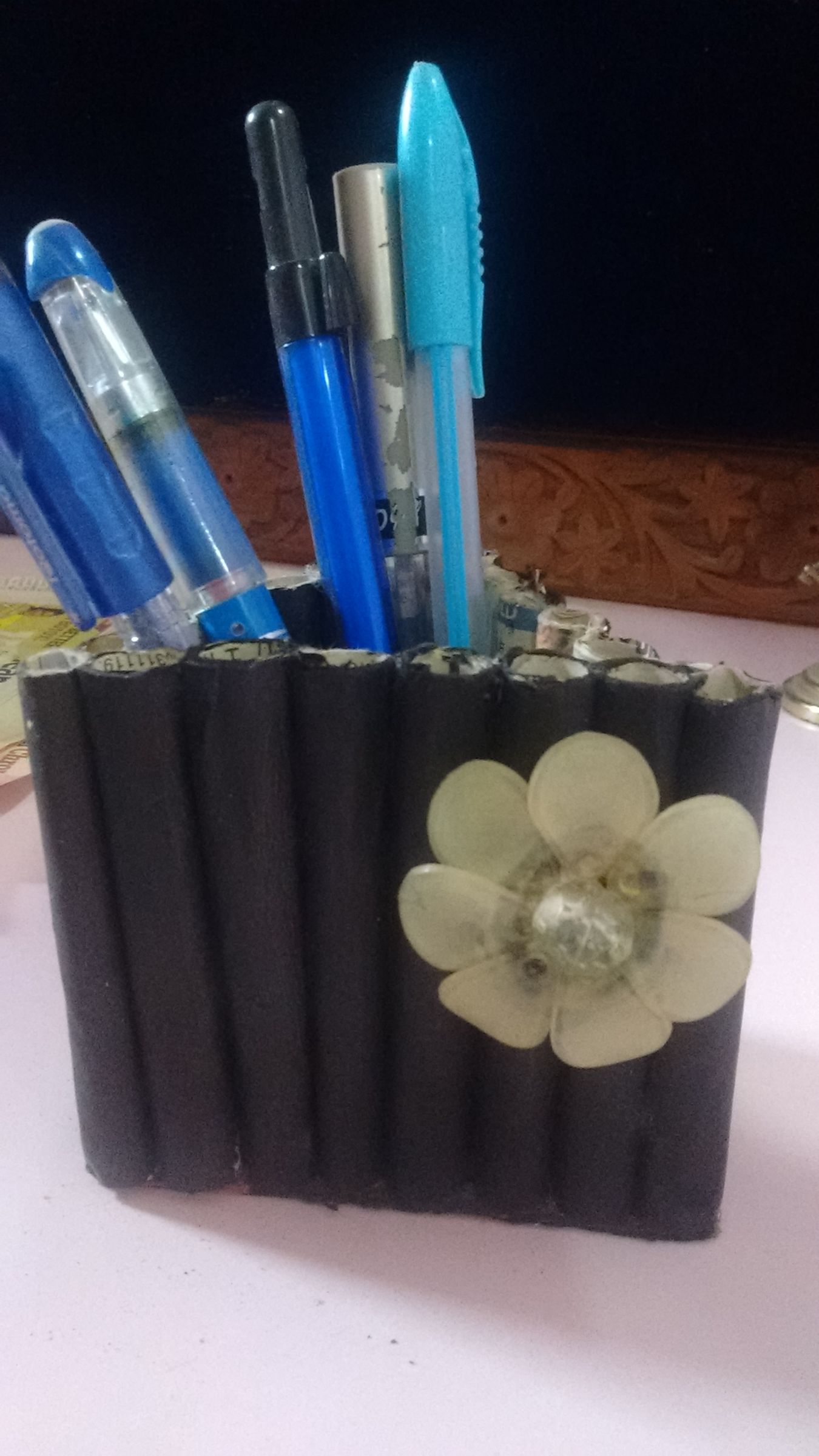 Newspaper Pen Stand