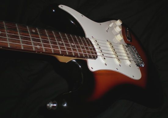 Restring Your Electric Guitar Without a Tuner