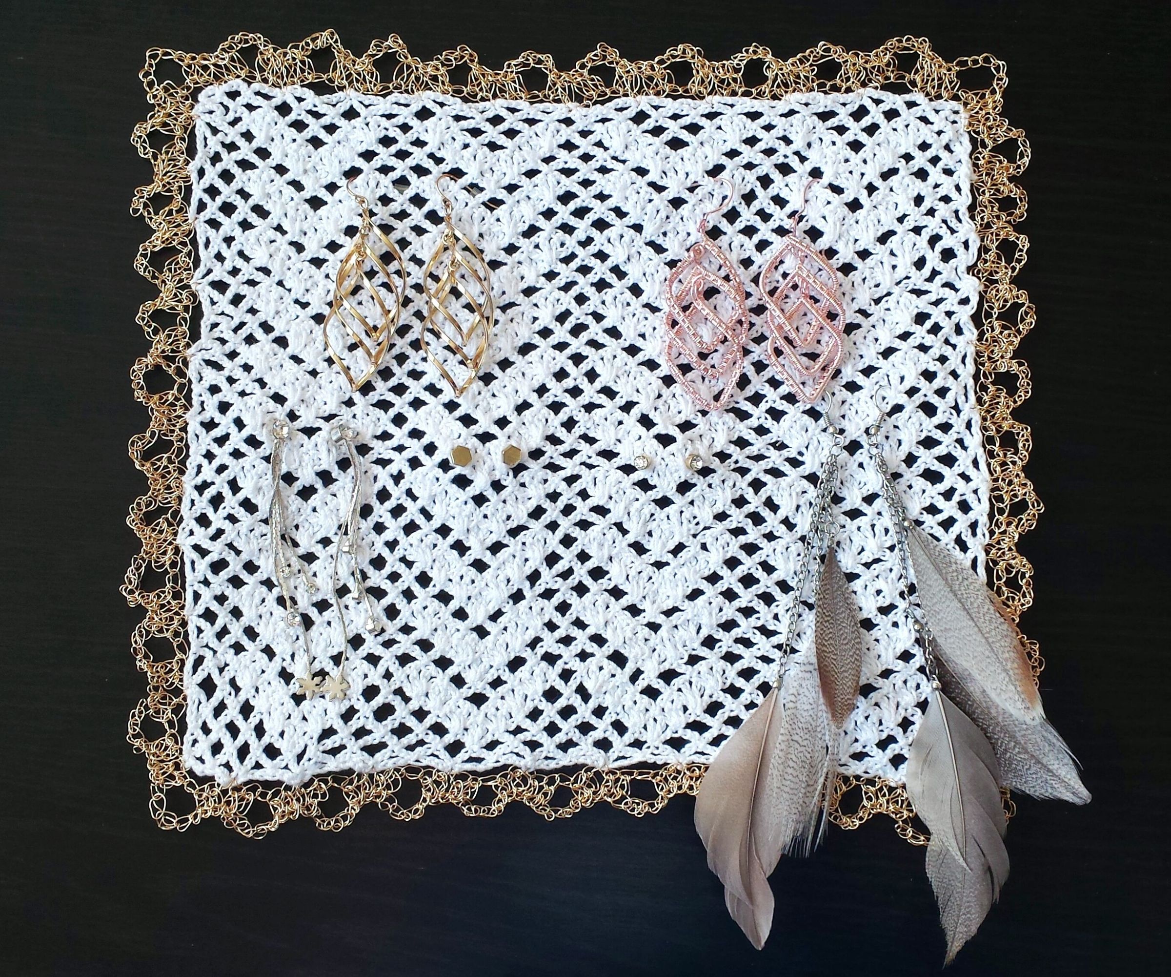 Wire and Thread Crochet Organizer