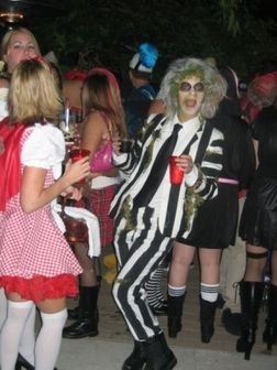 Bettlejuice Costume : 5 Steps - Instructables